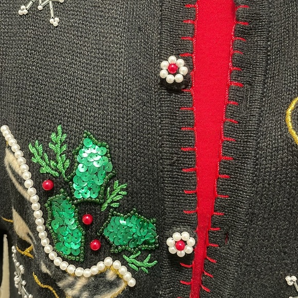 Christmas Sweater 🎄 - Picture 6 of 11